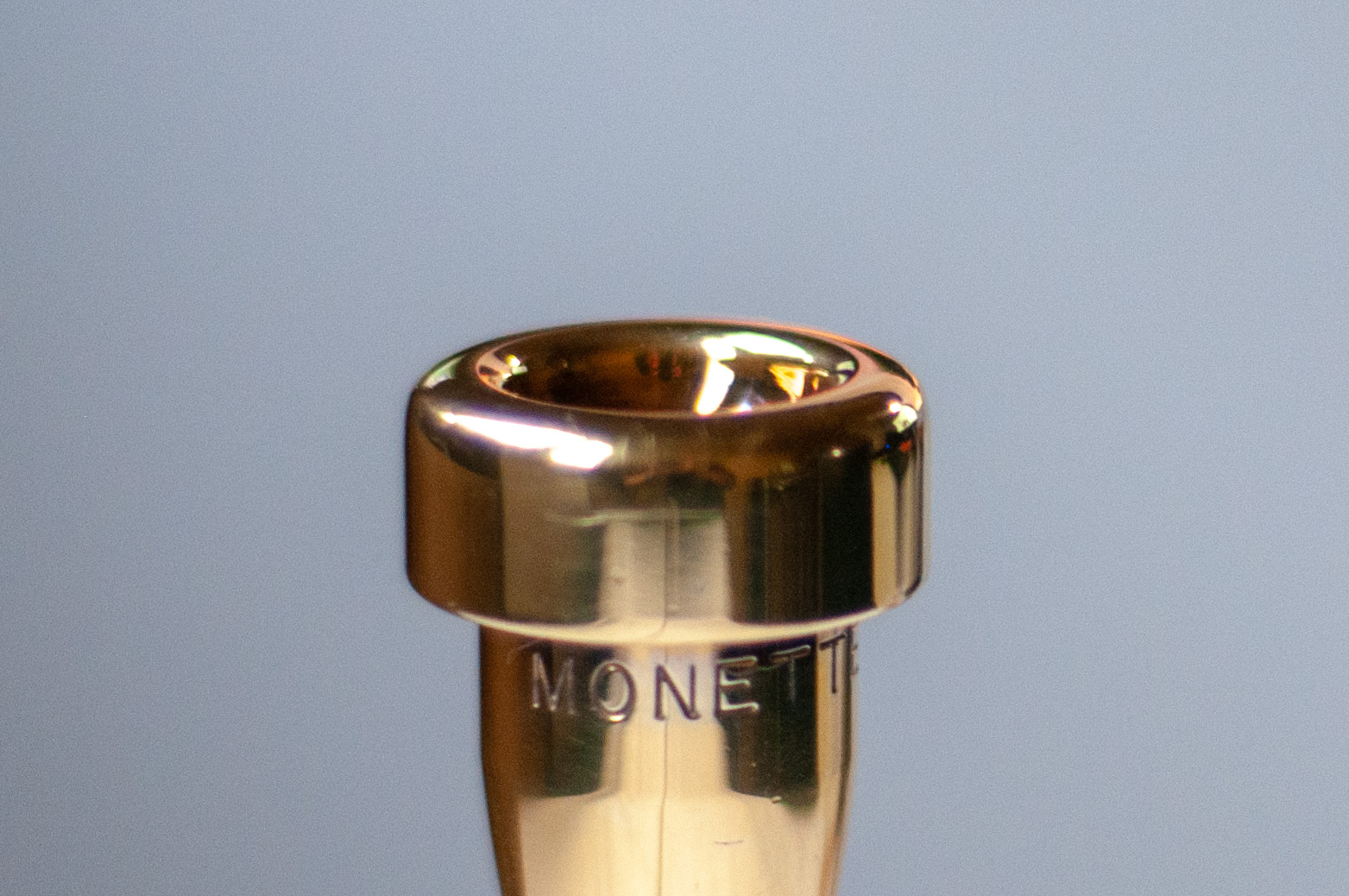 Detalle de una boquilla de trompeta Monette
