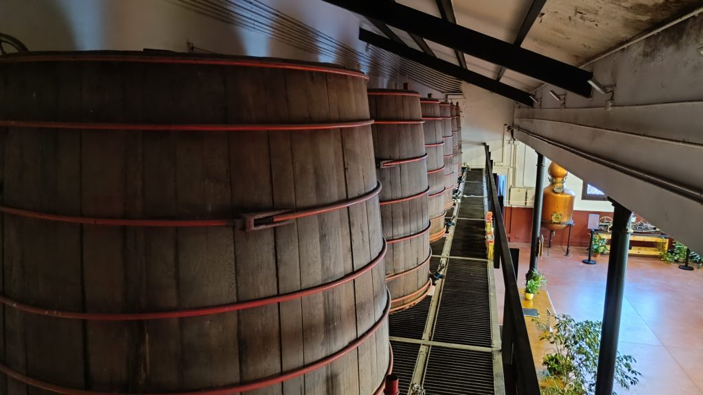 Antigua fábrica de licor Calisay en Arenys de Mar, Barcelona Antigua fábrica de licor Calisay en Arenys de Mar, Barcelona