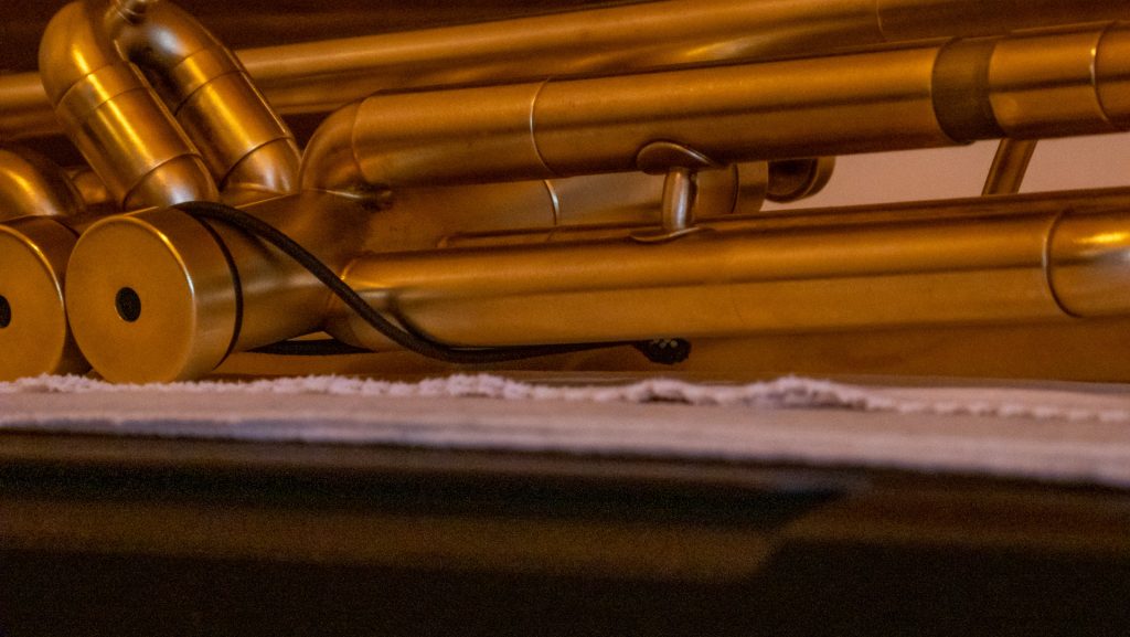 Detalle de las tuberías de una trompeta Detalle de las tuberías de una trompeta