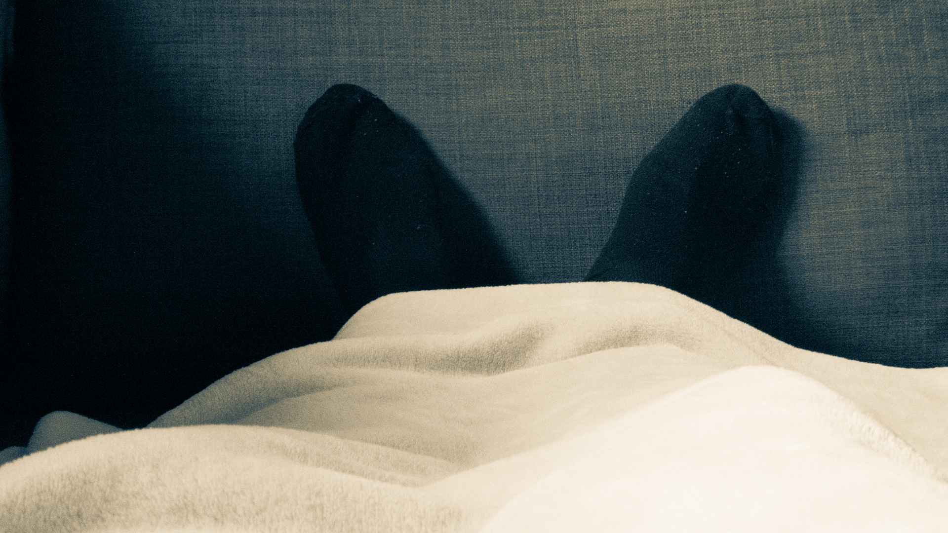 Modo Avión: Los Pies en el Sofá