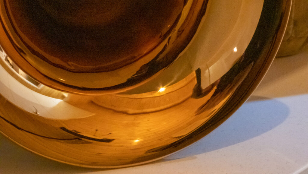 Espejo Dorado: La Curva Armónica del Fliscorno Espejo Dorado: La Curva Armónica del Fliscorno