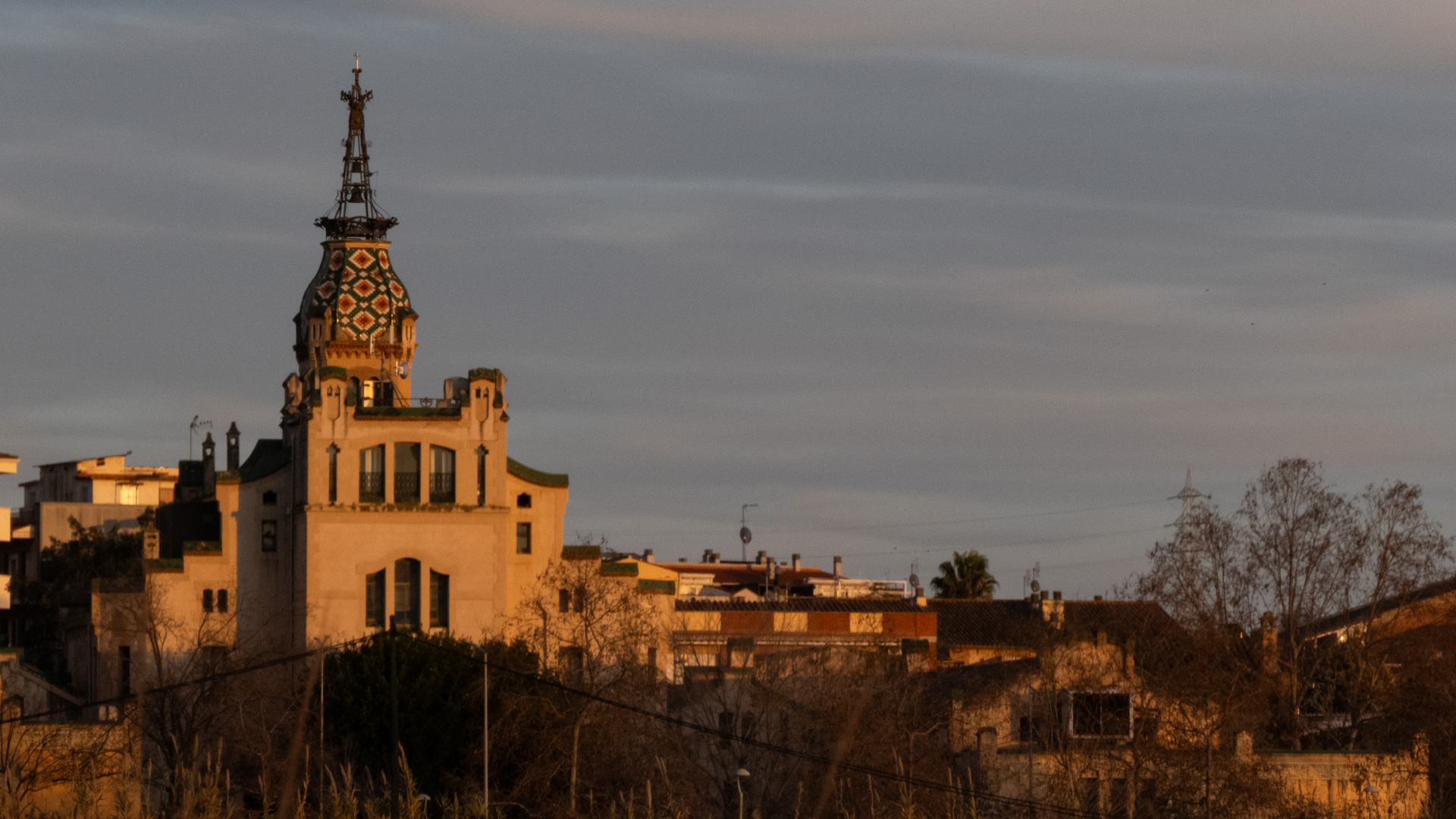 El Faro del Vallès: Modernismo bajo el Ocaso