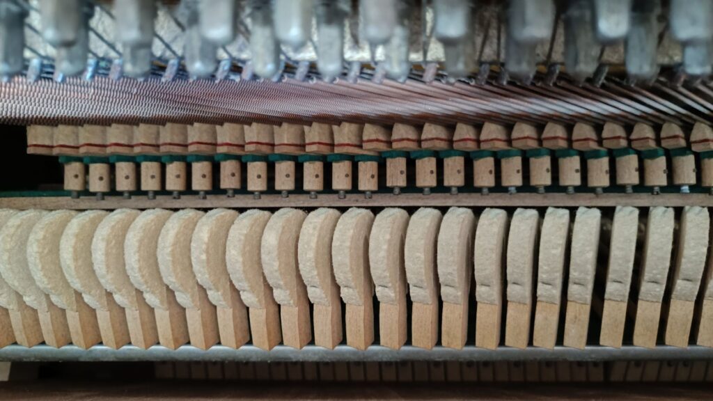 Interior piano