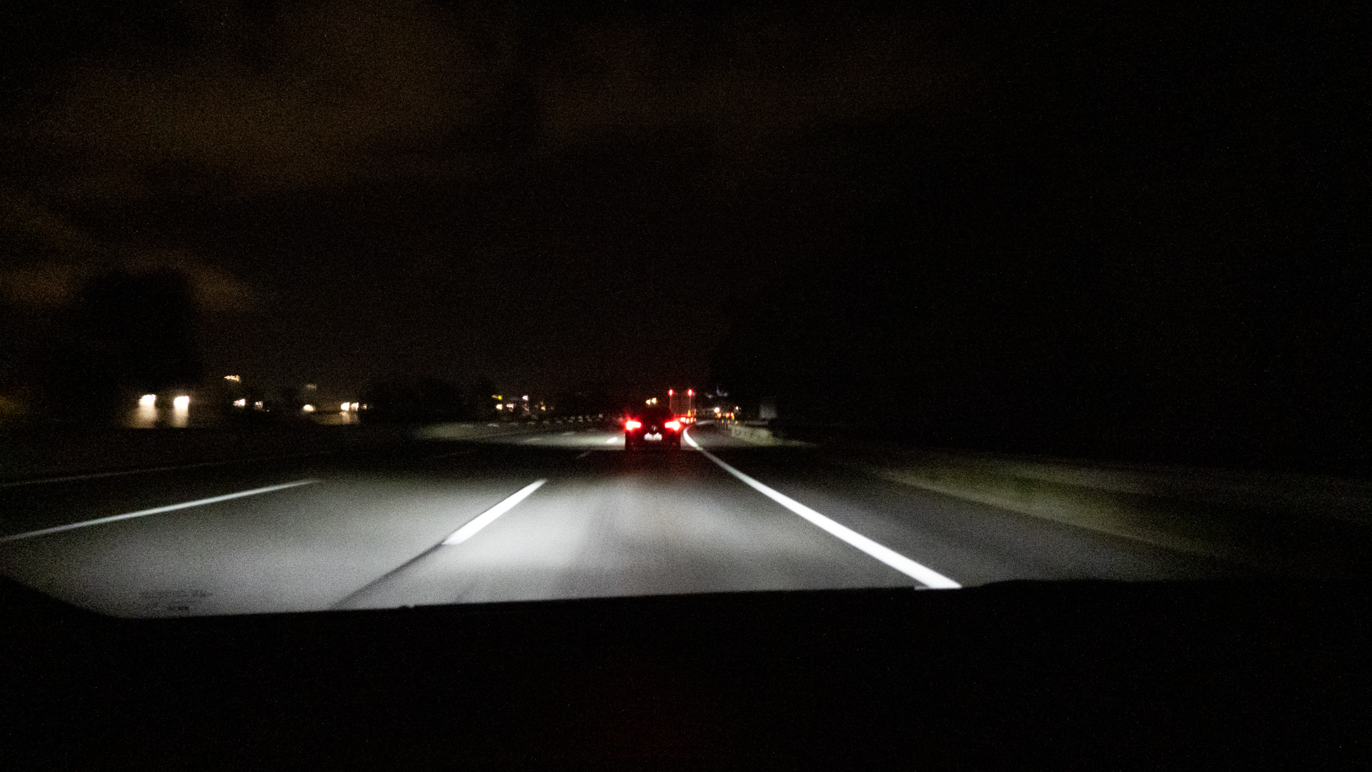 Estelas en la Noche: El Ritmo de la AP-7