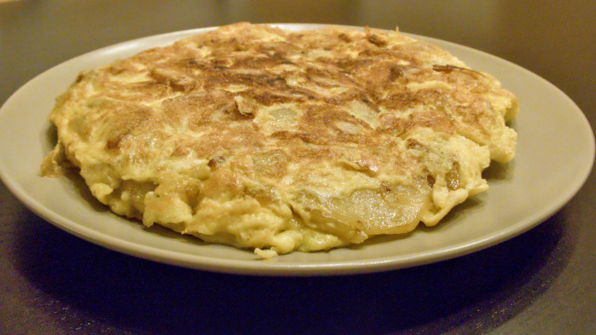 El Sabor de lo Auténtico: Homenaje a la Tortilla de Patatas