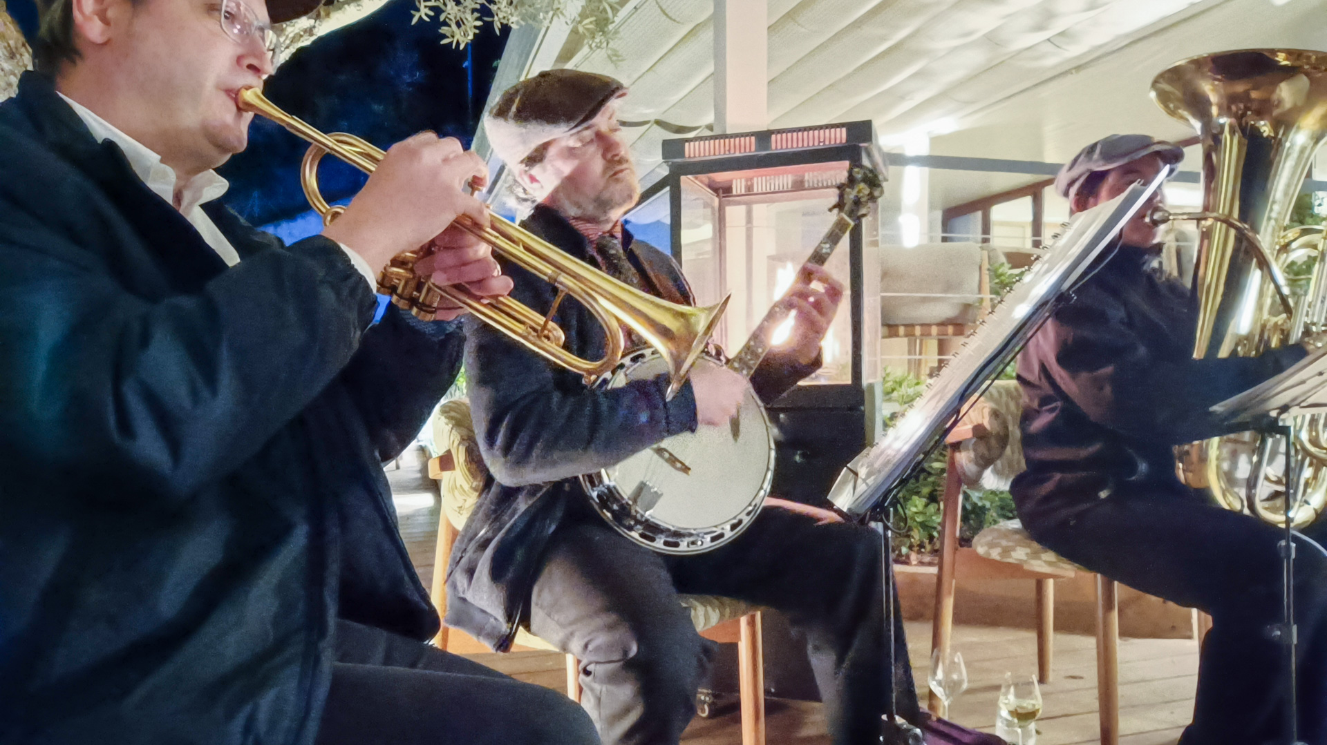 Jazz y Elegancia: Dixthree en el Hotel Mett